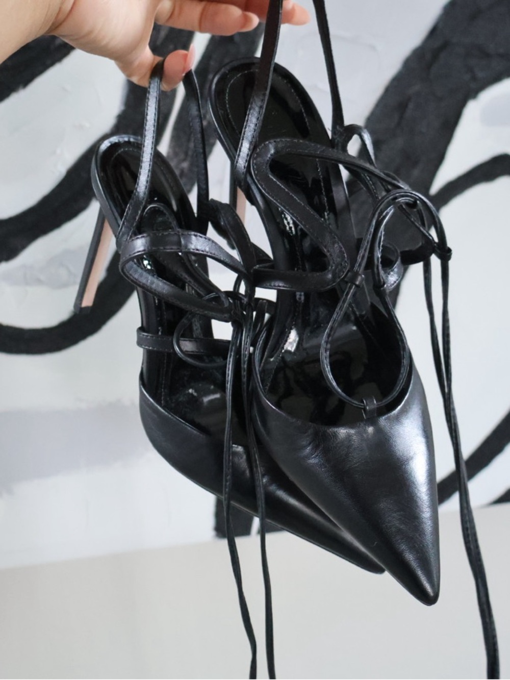 Schutz Black Leather Strappy Lace‑Up Pumps | Size 8.5 | New - Picture 3 of 8